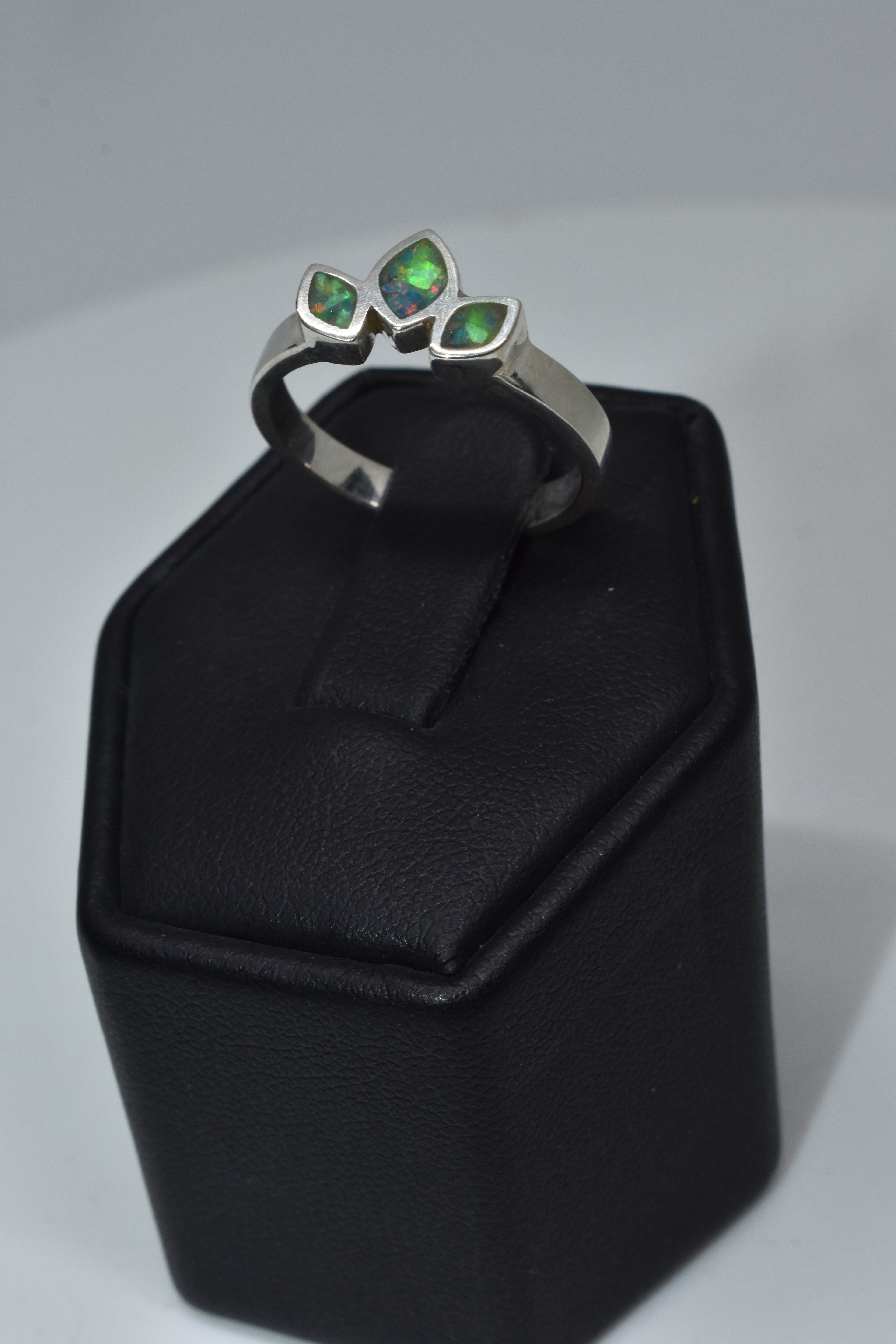 Sterling Silver 3 Leaf Ring with Blue Fire and Neon Green Opal Inlay